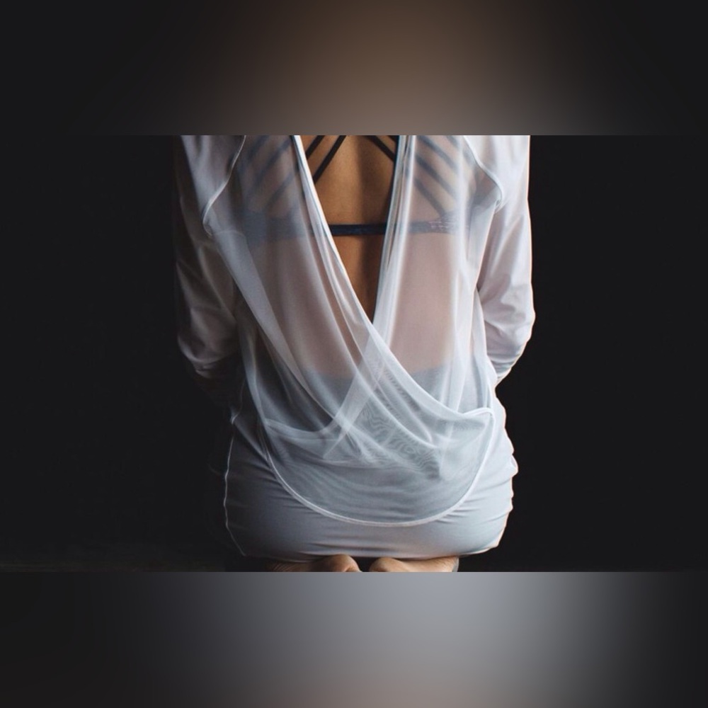 lululemon If You're Lucky “Silver Spoon” (Gray) Long Sleeve Top Size 4 Open Back